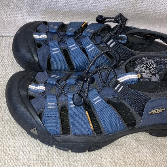 Keen men’s size 7.5 (8.5 women’s)  Blue rubber Sandals - Picture 9 of 16